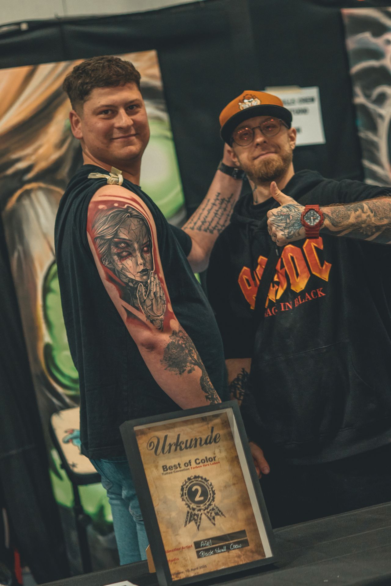 Tatuażysta przy pracy – styl black & grey – Szczecin